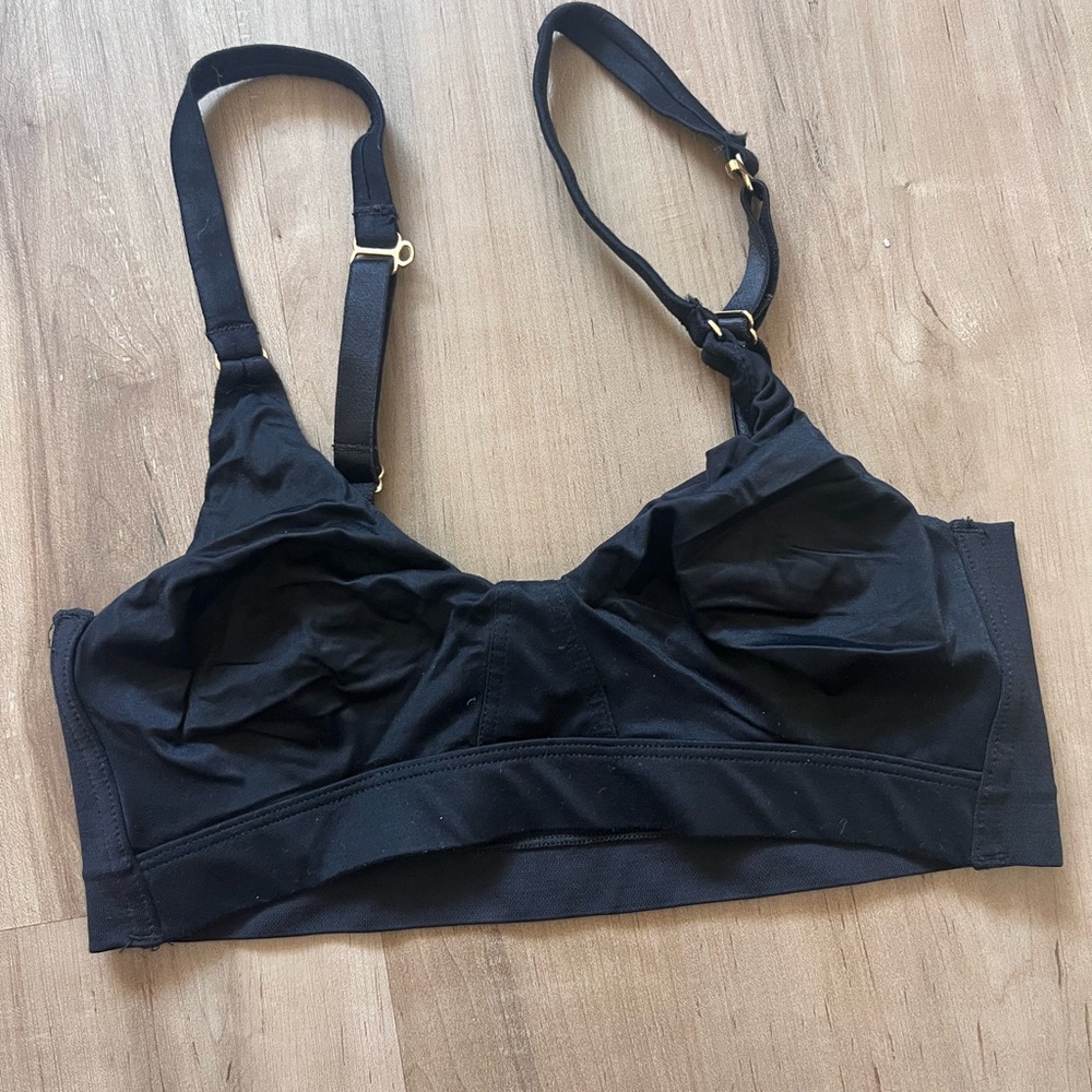 Nordstrom sports bra/bra. Size xs. Color black